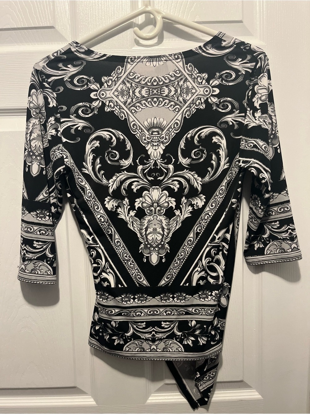Joseph Ribkoff Top Blouse Asymmetrical 6 Small V-Neck 3/4 Sleeve black white - Picture 6 of 6
